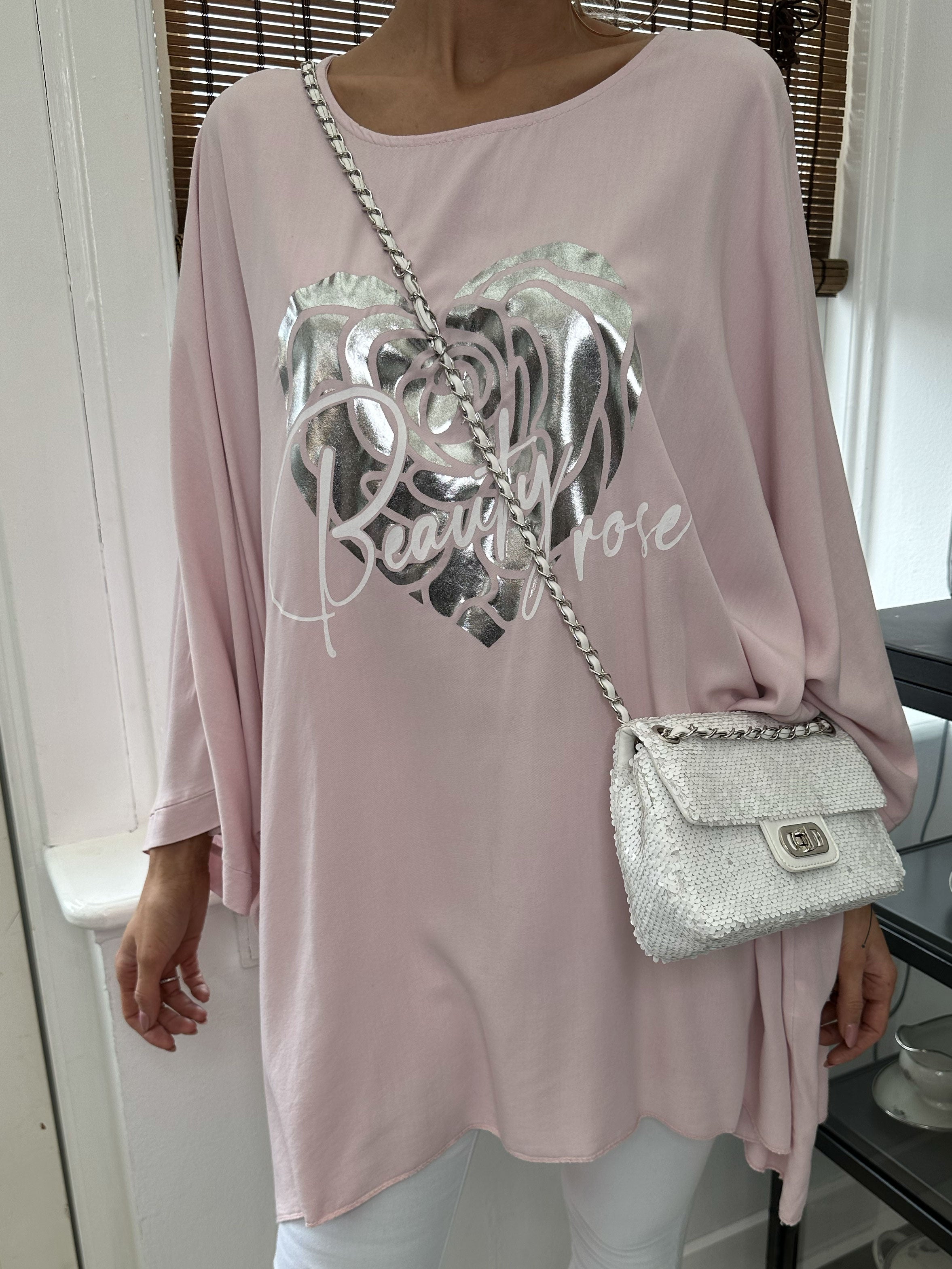 Flavia - T-shirt med silvertryck och fladdermusärmar